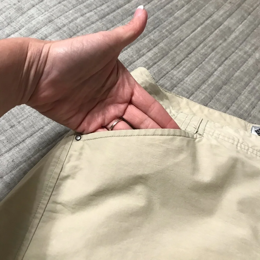 COLUMBIA / grt Khaki Shorts Size 6
